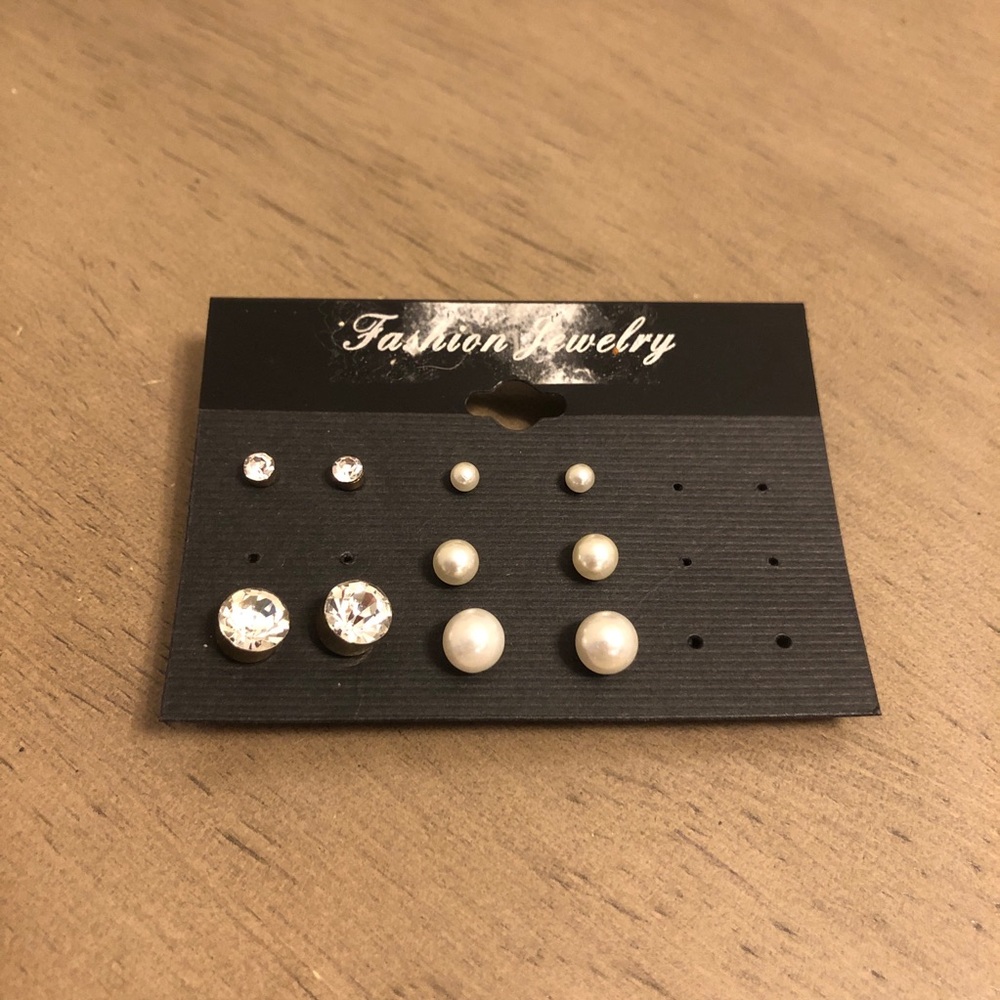 Fashion Jewelry Elegant Silver Tone CZ and Pearl Earring Set